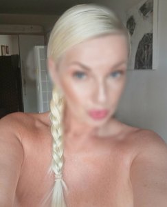 MASÁŽE Karolin
