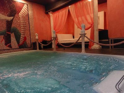 Erotické lázně s bazénem